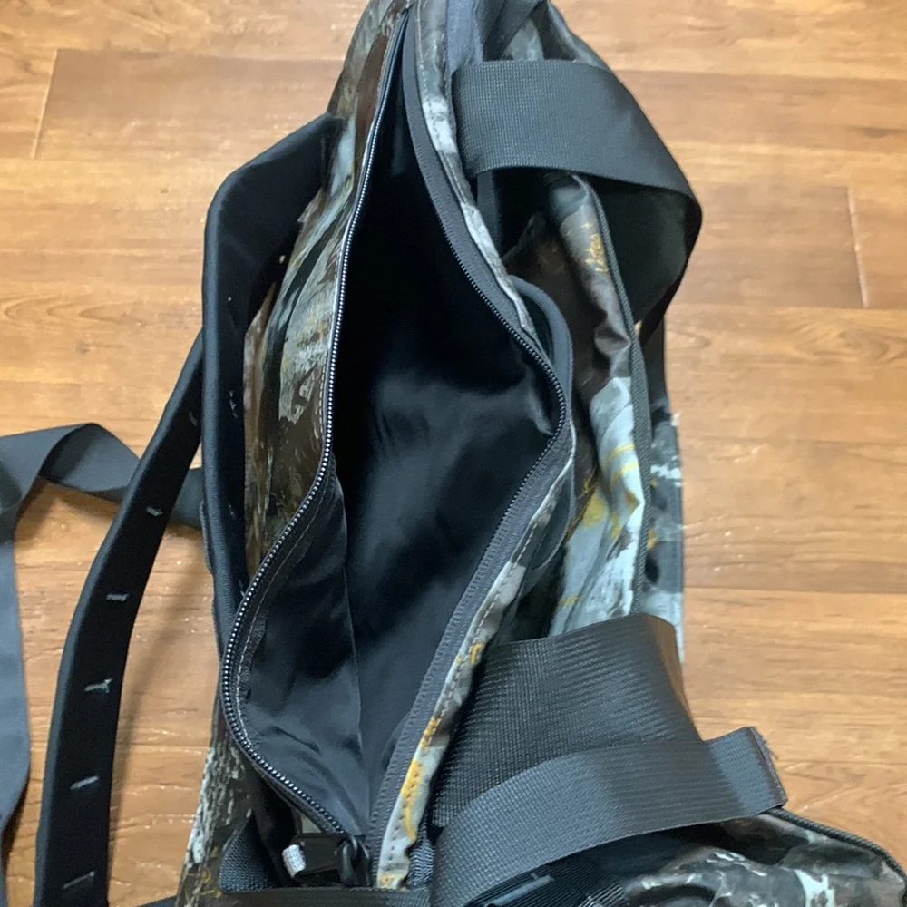 NWT The North Face 42L Base Camp Voyager 2-in-1 Duffel/Backpack